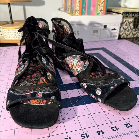Coach x Tabitha Simmons Wrap sandal brand new never worn - Picture 5 of 5